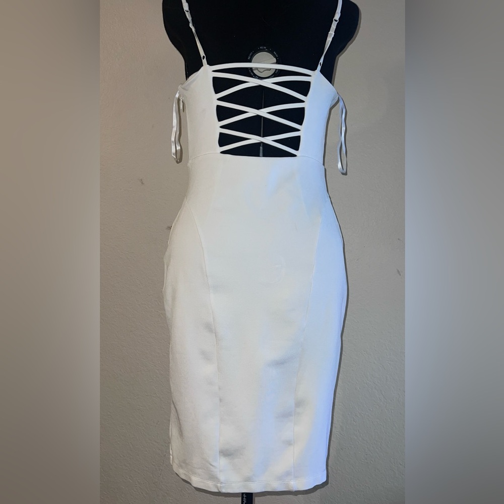 Bebe. Dress - Picture 8 of 15